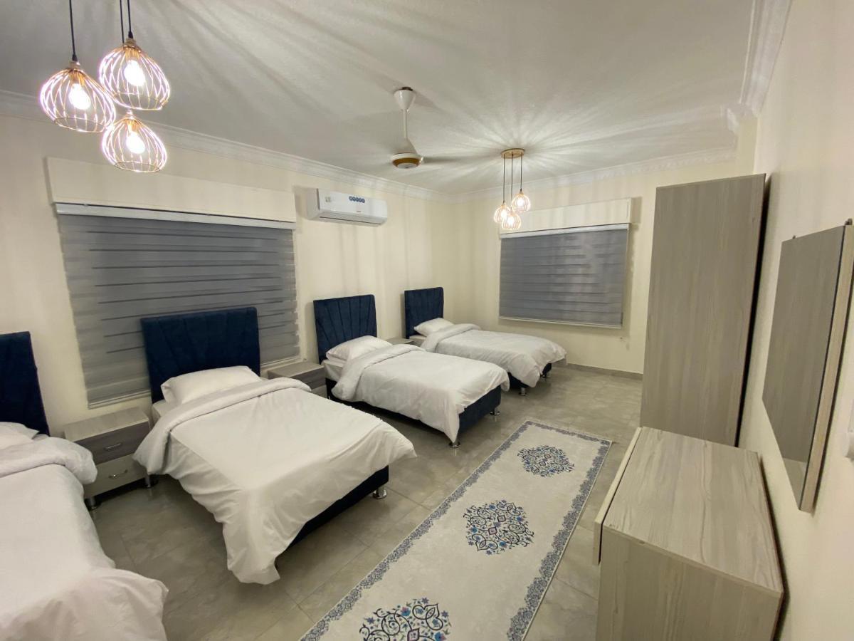 Lovely 3-Bedrooms Rental Unit Aqaba Bagian luar foto